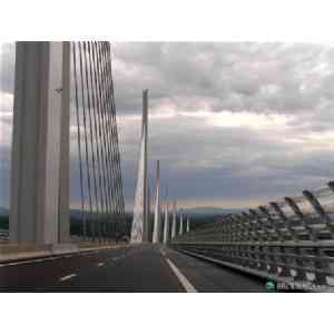 Click para ampliar. Pulsa en el nombre para ver la ficha. Millau_Vista de la calzada